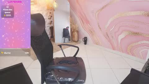 Snapshot of melissalabx69 chatting on 10-18-25, 08:59 MELISSA online show from 10-18-25, 08:59