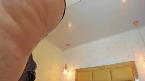    online show from 05-11-26, 07:44