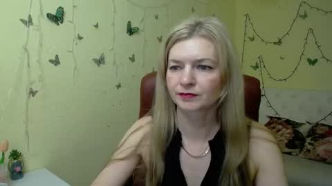 Snapshot of melissatylerbb chatting on 03-12-26, 12:00 Melissa online show from 03-12-26, 12:00