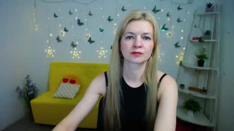 Snapshot of melissatylerbb chatting on 03-18-26, 12:19 Melissa online show from 03-18-26, 12:19