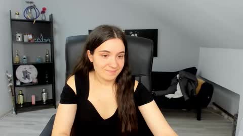 Snapshot of melissawiliam chatting on 10-08-25, 11:30 melissawiliam online show from 10-08-25, 11:30