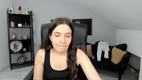 Snapshot of melissawiliam chatting on 11-21-25, 12:15 melissawiliam online show from 11-21-25, 12:15