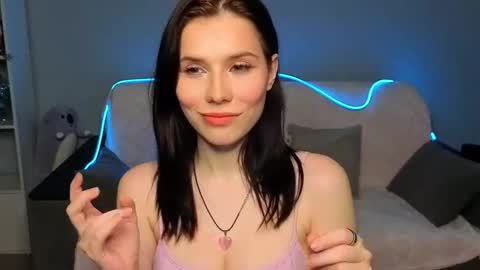 Snapshot of mellhyees chatting on 02-27-26, 06:19 mellhyees online show from 02-27-26, 06:19