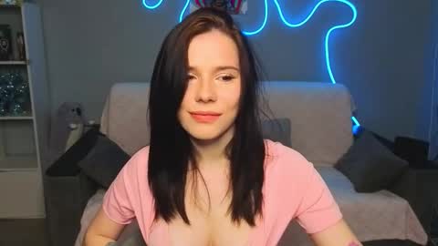 Snapshot of mellhyees chatting on 03-11-26, 05:19 mellhyees online show from 03-11-26, 05:19