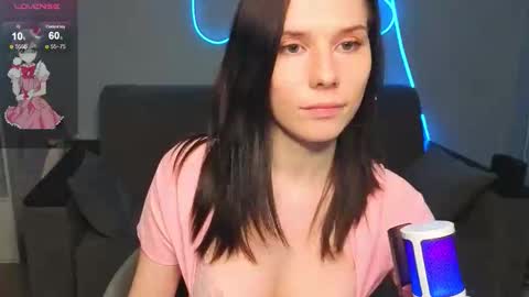 Snapshot of mellhyees chatting on 03-17-26, 05:38 mellhyees online show from 03-17-26, 05:38