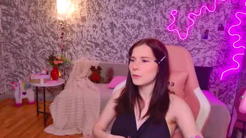 Snapshot of mellhyees chatting on 03-27-26, 05:12 mellhyees online show from 03-27-26, 05:12