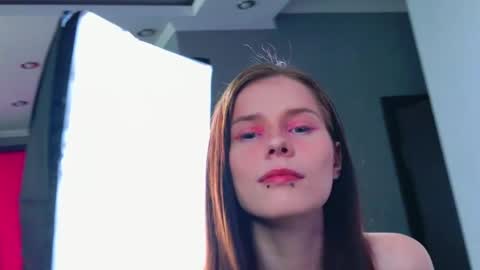 mellhyees online show from 06-08-26, 04:02