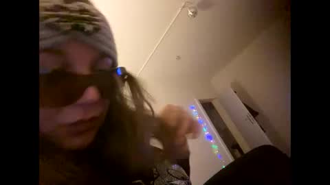 Melli online show from 12-20-24, 05:51