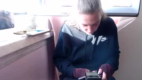 Melli online show from 10-02-25, 03:08