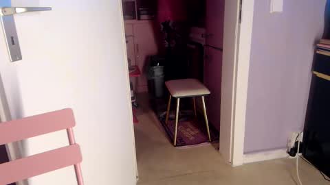 Melli online show from 10-15-25, 07:47