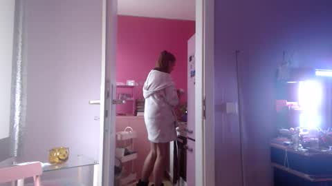 Melli online show from 10-27-25, 01:37