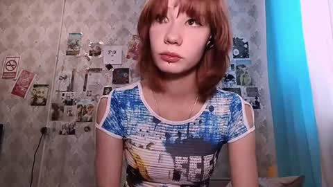 Snapshot of mellieclosson chatting on 06-22-26, 01:41 Emma online show from 06-22-26, 01:41
