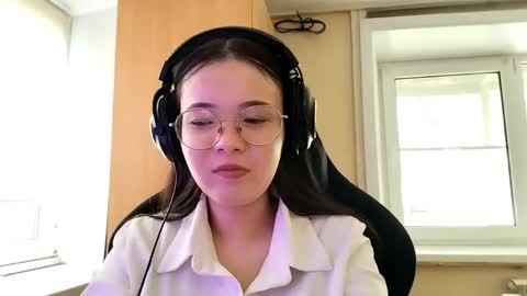 Snapshot of mellieyamazaki chatting on 06-01-26, 09:55 mellieyamazaki online show from 06-01-26, 09:55