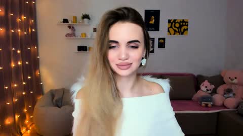 Tessa online show from 12-20-24, 08:23