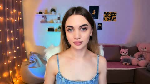 Tessa online show from 12-22-24, 01:45