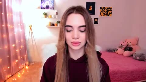 Tessa online show from 02-28-25, 01:05