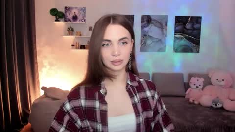 Snapshot of mellifluoustess chatting on 04-16-26, 04:57 Tessa online show from 04-16-26, 04:57