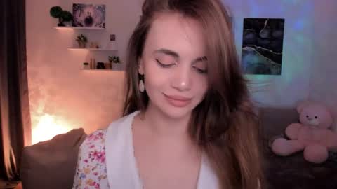 Snapshot of mellifluoustess chatting on 05-05-26, 09:23 Tessa online show from 05-05-26, 09:23