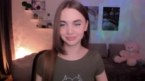 Snapshot of mellifluoustess chatting on 05-07-26, 09:42 Tessa online show from 05-07-26, 09:42