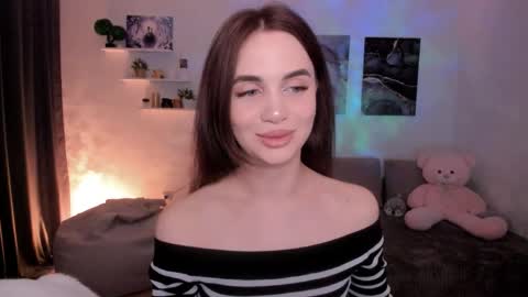 Snapshot of mellifluoustess chatting on 05-27-26, 03:25 Tessa online show from 05-27-26, 03:25