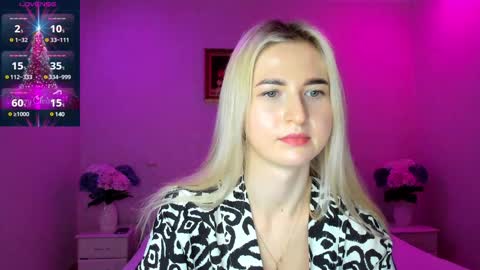 Snapshot of mellina_tey chatting on 12-10-24, 12:17 Mellina online show from 12-10-24, 12:17