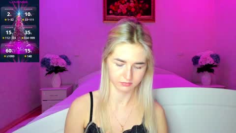 Snapshot of mellina_tey chatting on 12-11-24, 11:00 Mellina online show from 12-11-24, 11:00