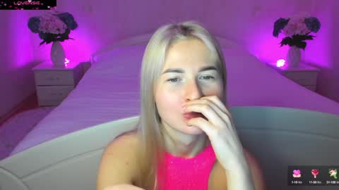 Snapshot of mellina_tey chatting on 12-21-24, 10:19 Mellina online show from 12-21-24, 10:19