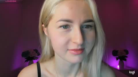 Snapshot of mellina_tey chatting on 12-28-24, 11:05 Mellina online show from 12-28-24, 11:05