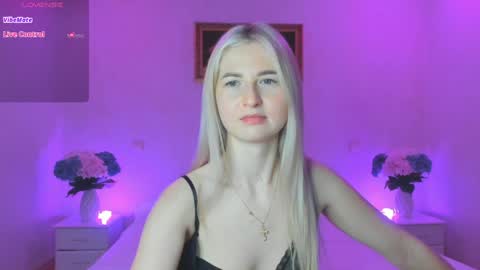 Snapshot of mellina_tey chatting on 01-04-25, 01:31 Mellina online show from 01-04-25, 01:31