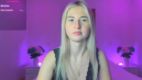 Snapshot of mellina_tey chatting on 01-06-25, 10:05 Mellina online show from 01-06-25, 10:05