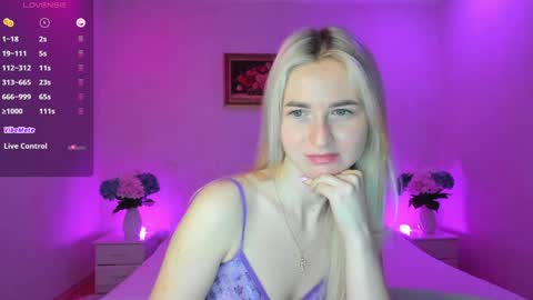 Snapshot of mellina_tey chatting on 01-18-25, 11:11 Mellina online show from 01-18-25, 11:11