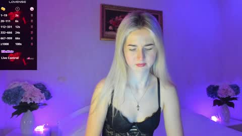 Snapshot of mellina_tey chatting on 02-04-25, 10:02 Mellina online show from 02-04-25, 10:02