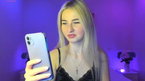 Snapshot of mellina_tey chatting on 02-09-25, 08:24 Mellina online show from 02-09-25, 08:24