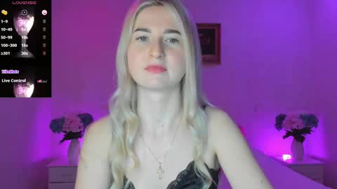 Snapshot of mellina_tey chatting on 02-12-25, 07:02 Mellina online show from 02-12-25, 07:02