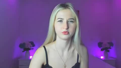 Snapshot of mellina_tey chatting on 02-18-25, 09:42 Mellina online show from 02-18-25, 09:42