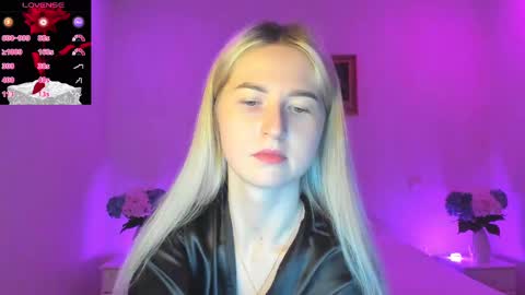 Snapshot of mellina_tey chatting on 03-03-25, 09:05 Mellina online show from 03-03-25, 09:05