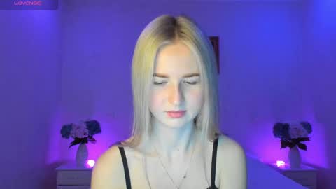 Snapshot of mellina_tey chatting on 03-07-25, 08:00 Mellina online show from 03-07-25, 08:00