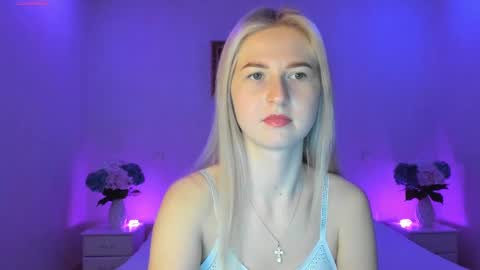 Snapshot of mellina_tey chatting on 03-11-25, 10:09 Mellina online show from 03-11-25, 10:09