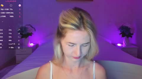 Snapshot of mellina_tey chatting on 09-08-25, 06:29 Mellina online show from 09-08-25, 06:29