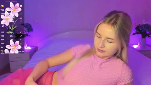 Snapshot of mellina_tey chatting on 09-23-25, 07:06 Mellina online show from 09-23-25, 07:06