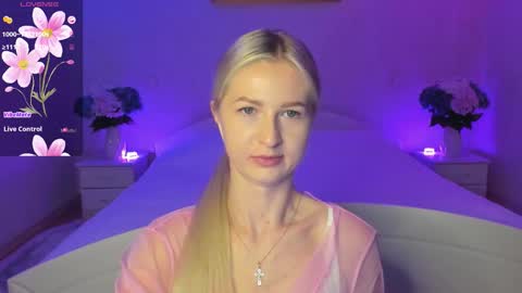 Snapshot of mellina_tey chatting on 10-28-25, 08:11 Mellina online show from 10-28-25, 08:11
