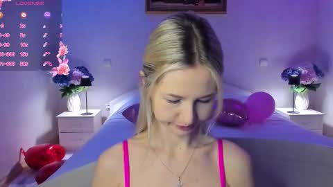 Snapshot of mellina_tey chatting on 02-11-26, 09:42 Mellina online show from 02-11-26, 09:42