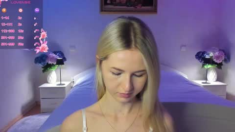 Snapshot of mellina_tey chatting on 03-26-26, 09:42 Mellina online show from 03-26-26, 09:42