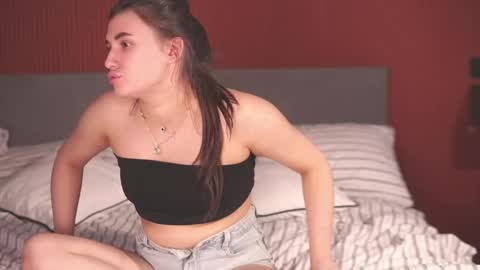 Lia online show from 04-19-26, 10:36