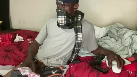 Snapshot of mellomost chatting on 04-08-26, 08:25 mellomost online show from 04-08-26, 08:25