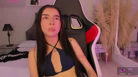 Snapshot of mellove_ chatting on 07-17-26, 06:20 Mel online show from 07-17-26, 06:20