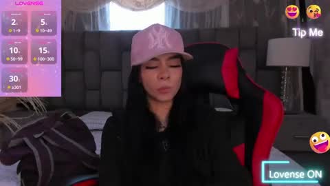 Snapshot of mellove_ chatting on 07-28-26, 11:17 Mel online show from 07-28-26, 11:17