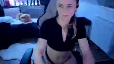 melly4you online show from 07-06-26, 08:33