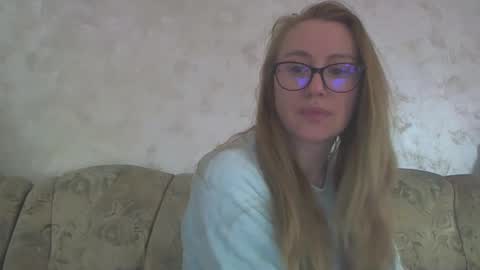 Melly online show from 02-18-25, 08:16