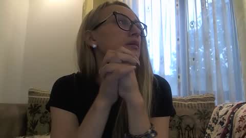 Melly online show from 10-03-25, 06:32